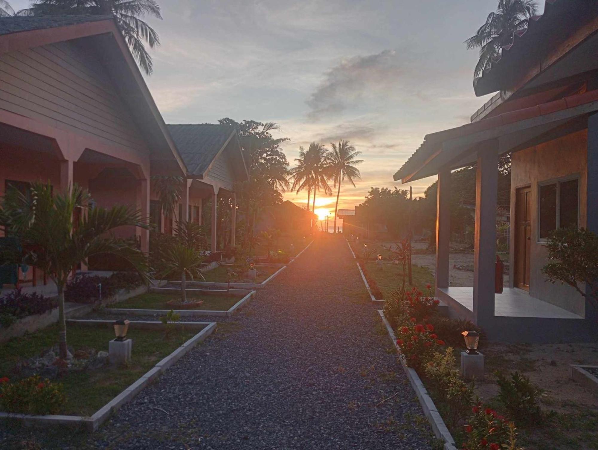 Scandinavian Beach Resort Koh Lanta Ngoại thất bức ảnh